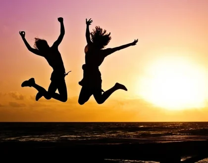 Jadi Pelita Yang Bercahaya